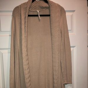 Leo & Nicole Long Cardigan, Size Medium, Beige